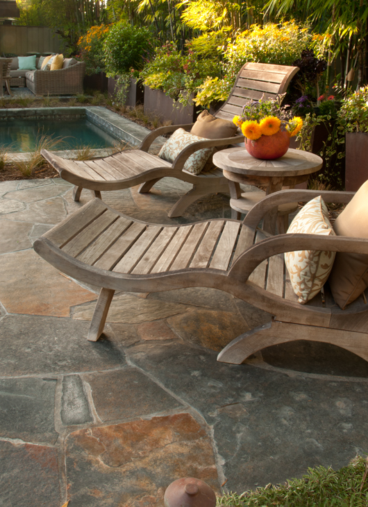 Despite of the many built elements the hardscapes do not overpower the garden and plants are allowed to soften all. 